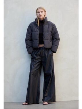 H&M Short Puffer Coat in Dark Gray Size XS